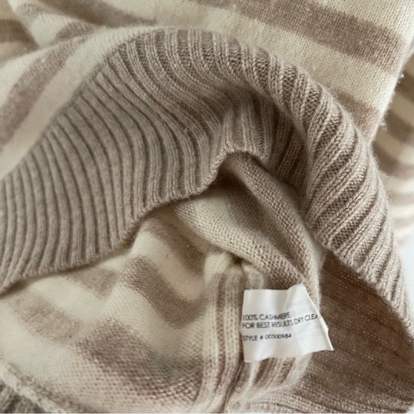 Sweater by Club Monaco (XS) - Picture 6 of 6